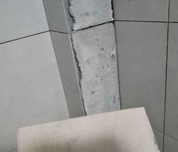 金山屯瓷砖空鼓维修公司分享下厨房瓷砖脱落的补救措施。